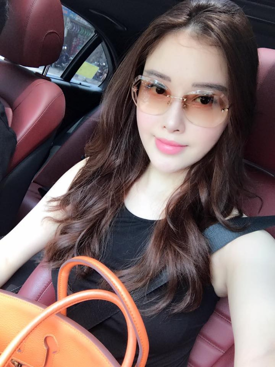 Nhan sắc nóng bỏng, cuộc sống “vạn người mơ” của em gái Mai Phương Thuý - 12
Thần thái tự tin.
