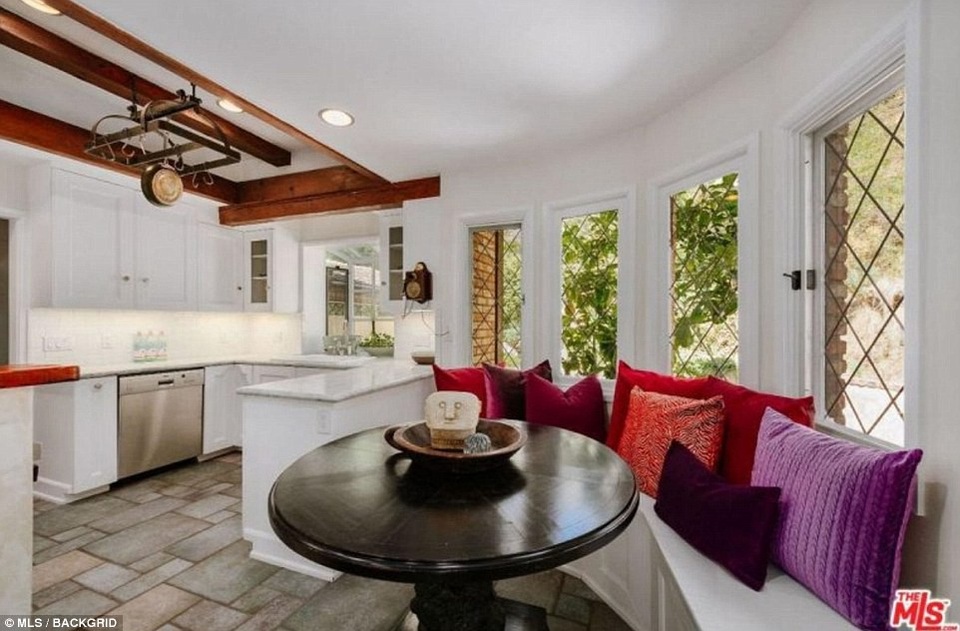 Ngắm nhà siêu sang của diva Cher - 10 Ngắm nhà siêu sang của diva Cher - 10