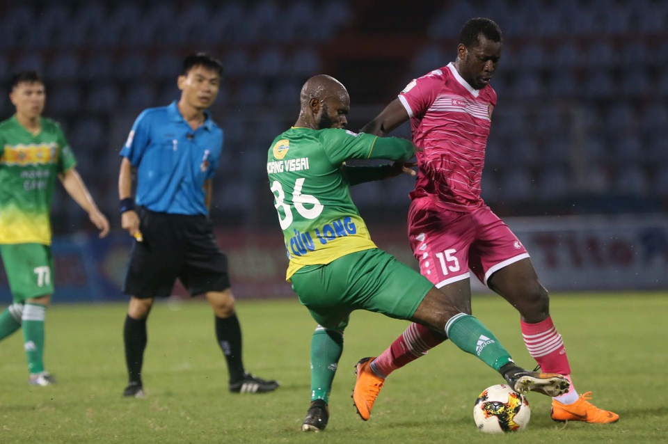 CLB Hà Nội chờ ngày đăng quang, nghẹt thở cuộc đua trụ hạng V-League - 3 Nhóm dưới hiện rất ngột ngạt (ảnh: Anh Hải)