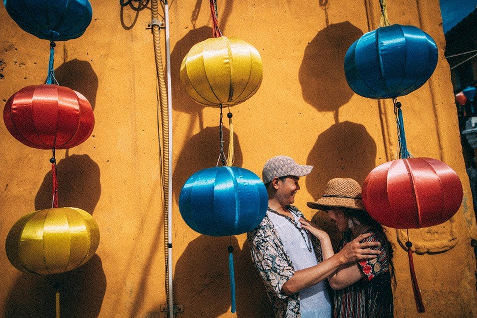 Chuyện tình nàng thách thức chàng “yêu là cưới” và cái kết bất ngờ - 7 Để tự tin rằng mình yêu đúng người, đúng thời điểm, Yến Nhi không ít lần tạo ra thử thách với Lê Trân để xem người cô chọn có thật tâm hay chỉ là lời nói suông. Bởi Nhi tin rằng trực giác con gái khá nhạy cảm.