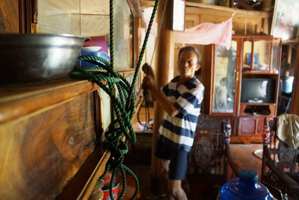 
Treo tài sản lên cao.
