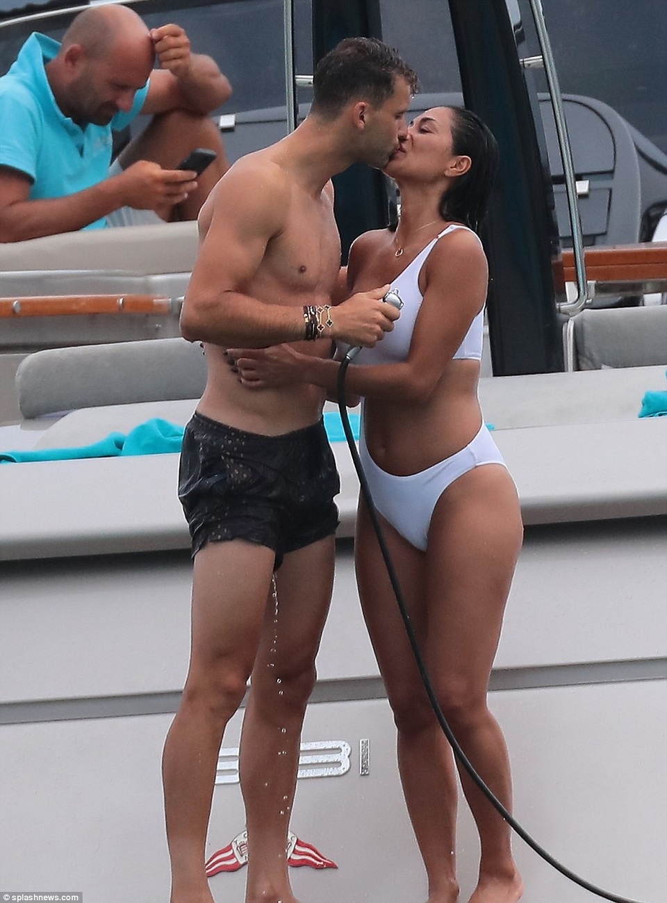 Nicole Scherzinger hạnh phúc bên bồ trẻ - 1
Nicole Scherzinger hạnhphúc bên bồ 9X trong kỳ nghỉ ở St. Tropez hồi cuối tuần