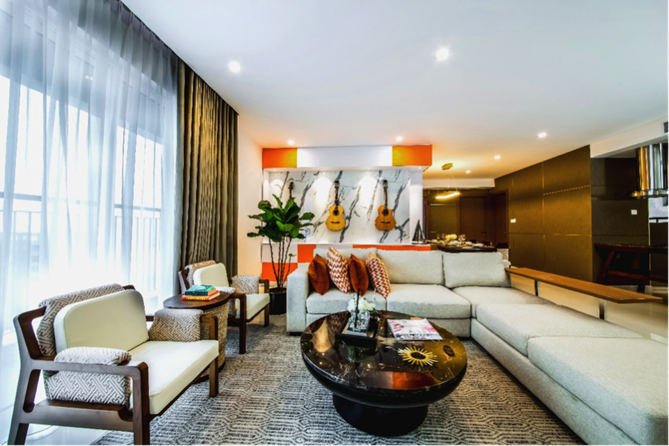 38 căn hộ Seasons Avenue giá siêu đặc biệt mừng quốc khánh Singapore - 2 Phòng khách thông thoáng, nhiều ánh sáng của căn hộ mẫu S4.