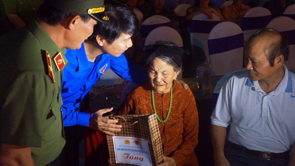 “Hành trình theo bước chân những người anh hùng” - 4 “Hành trình theo bước chân những người anh hùng” - 4