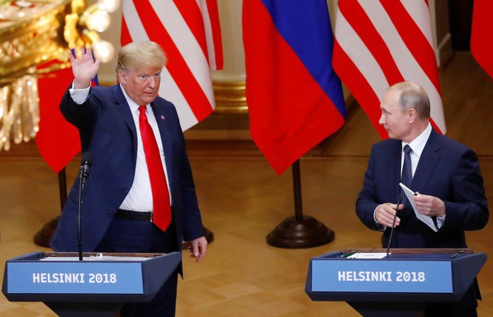 Ông Trump tuyên bố "không từ bỏ điều gì" trong cuộc gặp ông Putin - 1
Tổng thống Mỹ Donald Trump và Tổng thống Nga Vladimir Putin trong cuộc họp báo hôm 16/7. (Ảnh: Reuters)