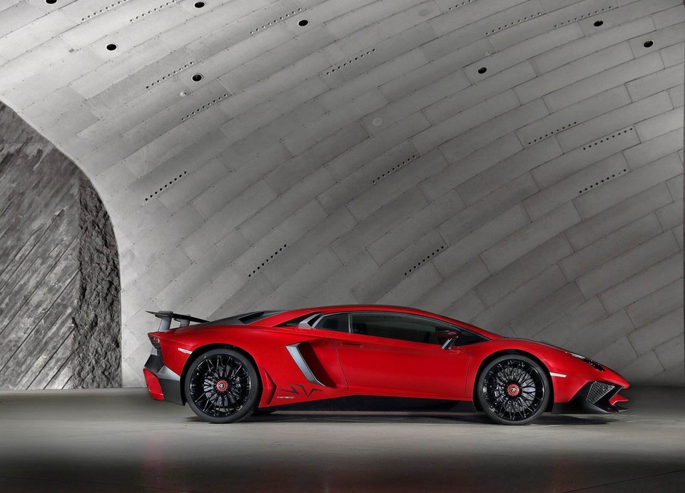 Bugatti Chiron lỗi túi khí, Lamborghini Aventador SV có nguy cơ rụng bánh - 2
Aventador SV