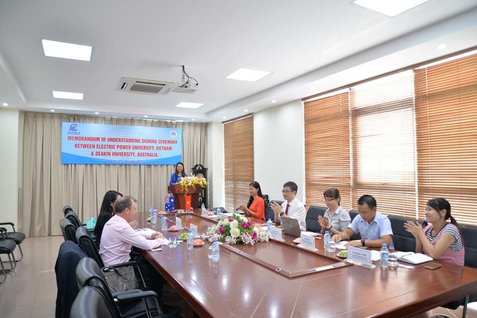 Trường Đại học Điện lực đẩy mạnh hợp tác quốc tế nâng cao chất lượng đào tạo - 1
Để đi đến thỏa thuận song phương vừa được ký kết, trước đó vào tháng 10/2017 lãnh đạo hai trường: trường Đại học Điện lực và Trường đại học Deakin đã có các cuộc bàn thảo rất kỹ các phương thức hợp tác...