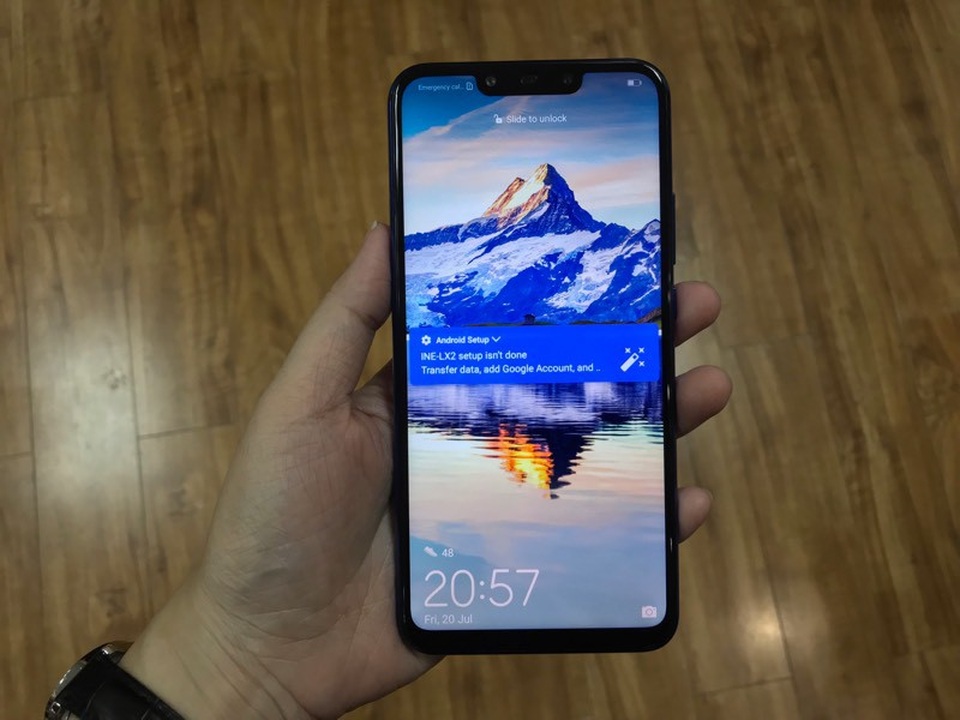 Rò rỉ hình ảnh nghi là Huawei Nova 3i, 4 camera AI, thiết kế mặt lưng chuyển màu - 2 Hình ảnh mặt trước của Nova 3i