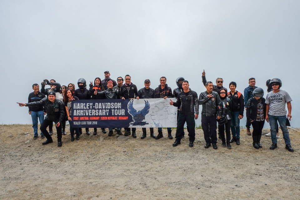 Harley-Davidson đưa tay lái Việt diễu hành giữa trời Âu - 5 Harley-Davidson đưa tay lái Việt diễu hành giữa trời Âu - 5