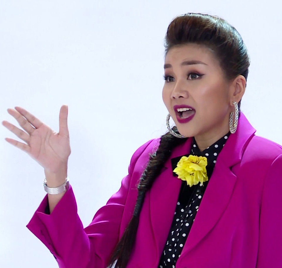 Siêu mẫu Thanh Hằng "nổi trận lôi đình", "dằn mặt" chỉ trích thí sinh - 3 Cô dẫn chứng đanh thép, có rất nhiều ngôi sao mất hợp đồng vì thái độ sống không phù hợp và khẳng định, trước chữ tài năng cần phải đặt chữ thái độ.