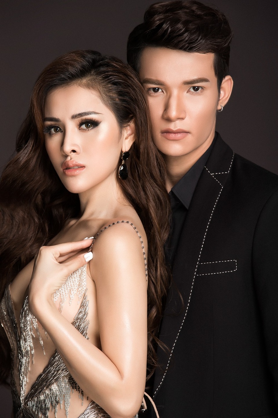 Hoa hậu Thư Dung tung ảnh gợi cảm, nóng bỏng bên mẫu nam - 6