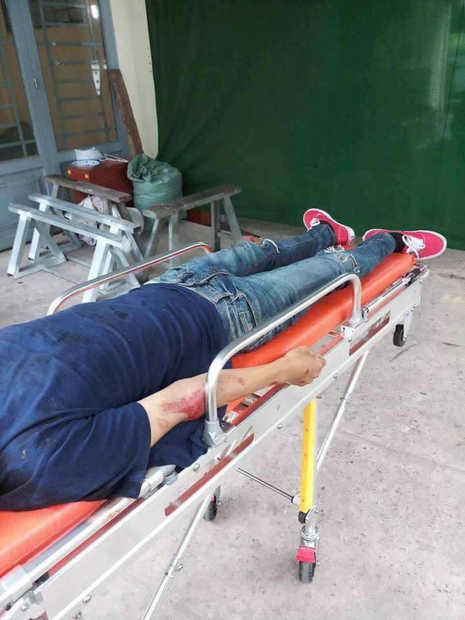Truy đuổi theo 2 tên cướp, thanh niên đâm vào xe tải tử vong - 2 Nạn nhân truy đuổi cướp dẫn đến tử vong