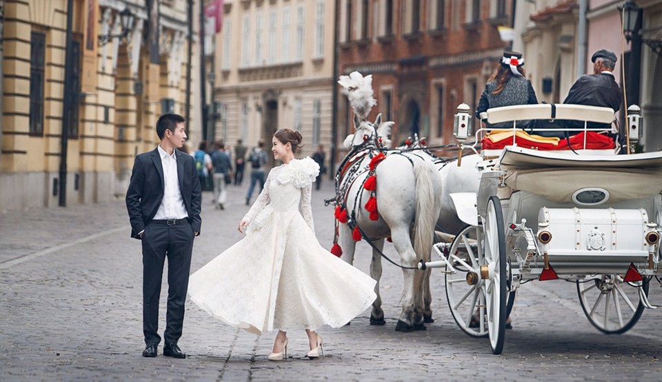 Á hậu Diễm Trang lên xe hoa vào năm 2015.