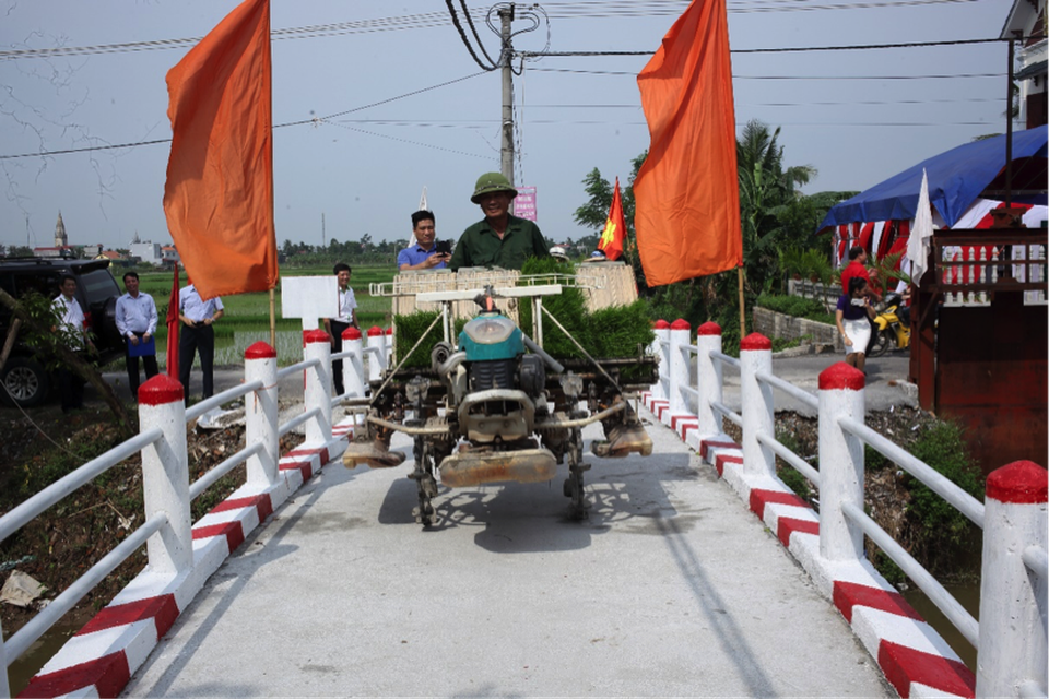 Niềm vui từ những cây cầu mới ở Vĩnh Bảo - Hải Phòng - 9 Cầu mới giúp người dân địa phương đi lại thuận tiện và an toàn hơn trước.