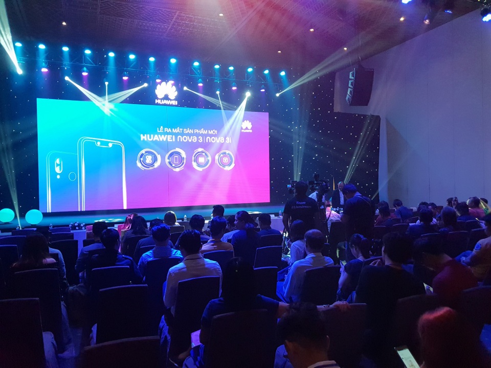 Huawei ra mắt Nova 3i - 4 camera AI tại Việt Nam - 17 Huawei ra mắt Nova 3i - 4 camera AI tại Việt Nam - 17