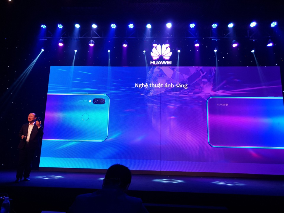 Huawei ra mắt Nova 3i - 4 camera AI tại Việt Nam - 38 Huawei ra mắt Nova 3i - 4 camera AI tại Việt Nam - 38