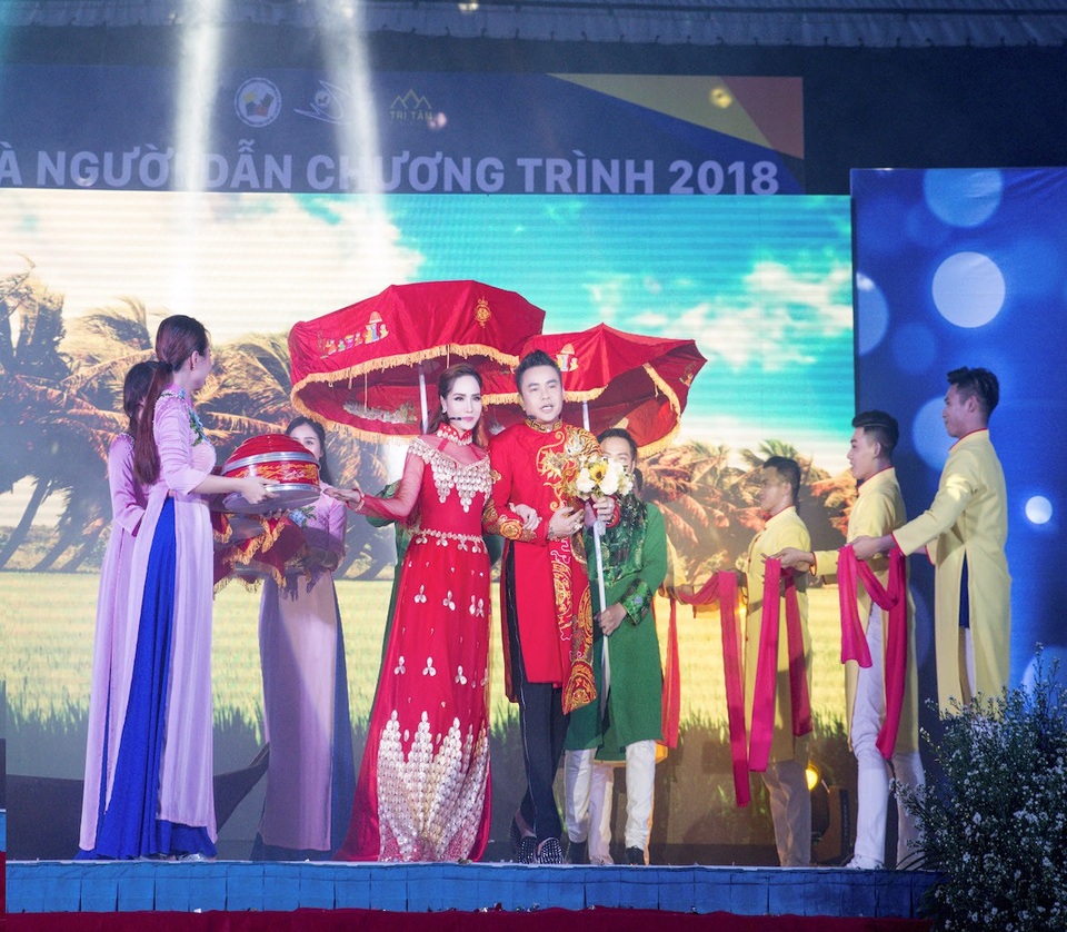 Vai diễn đầu đời của Hoa khôi Bảo Ngọc - 3 Bảo Ngọc thể hiện giọng ca tuyệt vời khi song ca cùng Nam vương Huy Hoàng trong ca khúc Thuyền Hoa