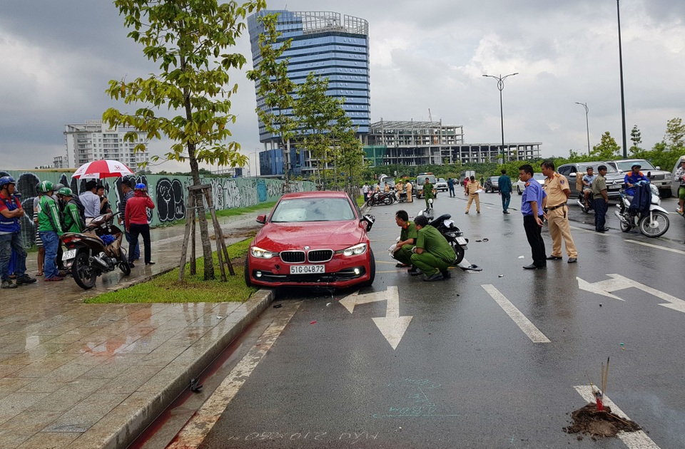 Một phụ nữ tử vong sau cú va chạm với ô tô BMW - 1 Một phụ nữ tử vong sau cú va chạm với ô tô BMW - 1