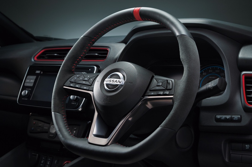 Nissan Leaf Nismo - Ô tô điện tính năng vận hành cao - 3 Nissan Leaf Nismo - Ô tô điện tính năng vận hành cao - 3