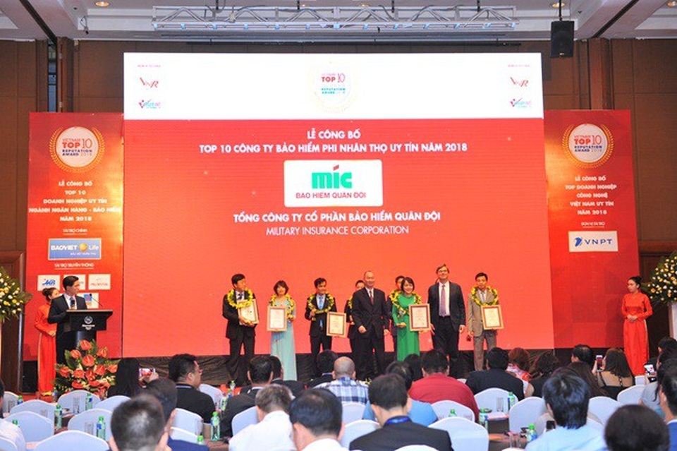 Tổng công ty cổ phần Bảo hiểm Quân Đội (MIC) nhìn lại chặng đường 10 năm thành công rực rỡ - 1 Lễ Công bố Top 10 Công ty Bảo hiểm uy tín năm 2018