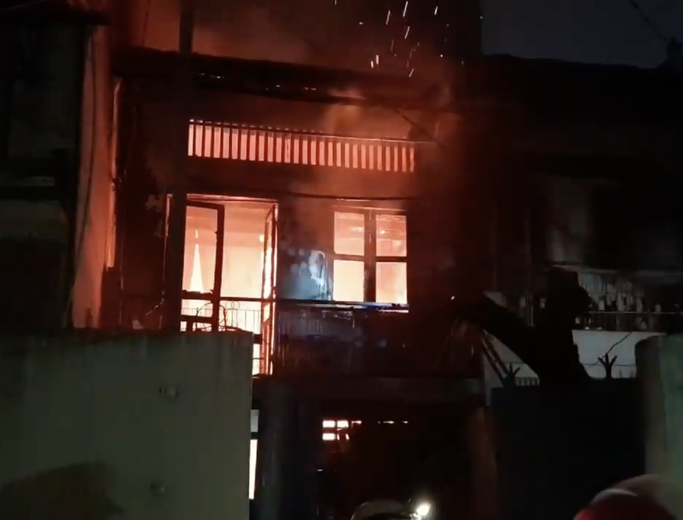 Căn nhà xảy ra cháy