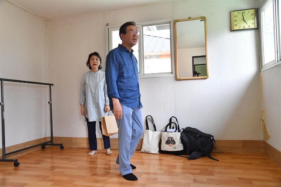 Khi còn là ứng viên tranh cử chức thị trưởng Seoul, ông Park từng hứa sẽ dành một tháng sống ở khu vực phía bắc Seoul. Đây là một phần trong nỗ lực của ông nhằm thu hẹp tình trạng bất bình đẳng giữa người dân sống ở khu vực phía bắc với người dân sống ở khu vực phía nam giàu có hơn tại Seoul.