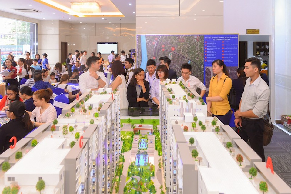 Căn hộ tầm trung “nóng” về cuối năm - 2 Chính sách bán hàng là một trong những yếu tố cạnh tranh quan trọng của các dự án vừa túi tiền