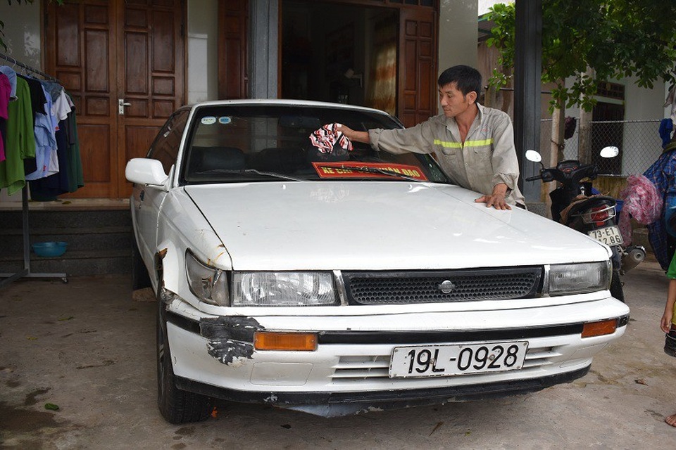 Với chiếc xe cũ của mình, gần 1 năm qua, anh nông dân Trần Thanh Khiết đã chở hơn 50 người đi cấp cứu