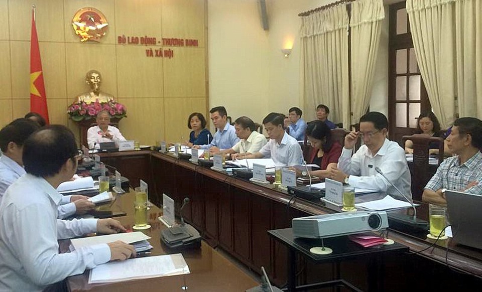 Lương tối thiểu 2019: VCCI đề xuất tăng 2% khi kết thúc đàm phán lần 2 - 1
Phiên đàm phán lương tối thiểu lần 2, sáng 26/7 tại Hà Nội.