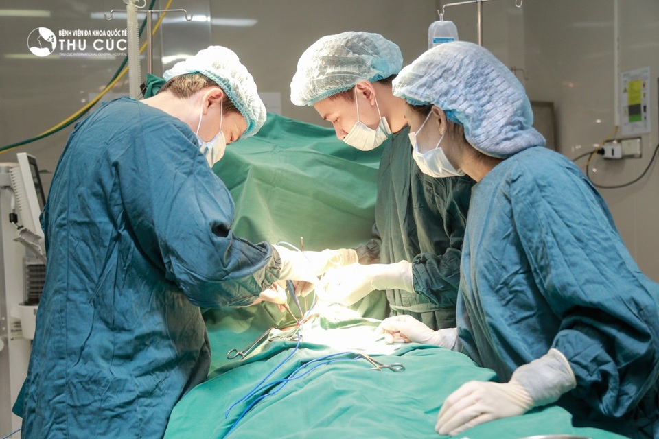 Tìm hiểu căn bệnh khiến Lý Liên Kiệt xa rời phim ảnh - 2 Phẫu thuật là một trong những phương pháp có hiệu quả cao trong nhiều trường hợp mắc bệnh cường giáp.