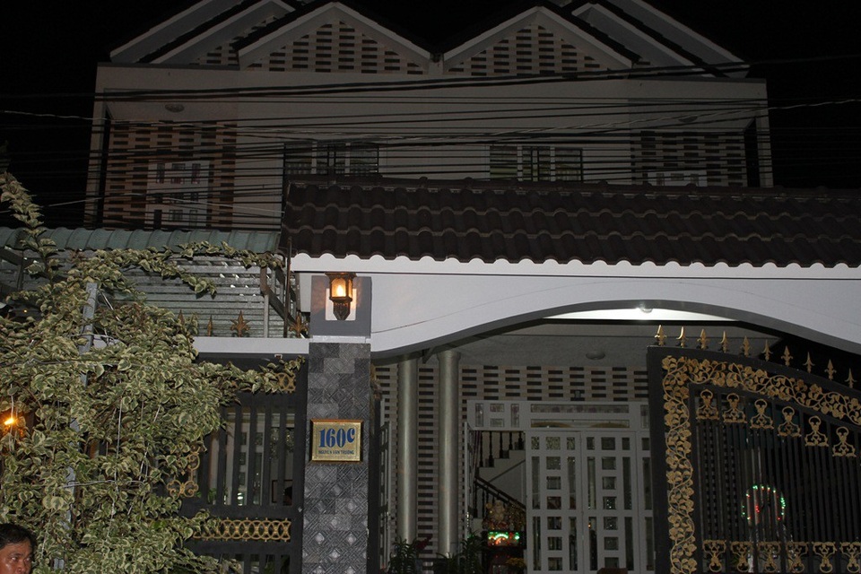 
Căn nhà của Nguyễn Huy Bắc ở thời điểm công an kiểm tra có nhiều tang vật liên quan đến hoạt động cho vay nặng lãi
