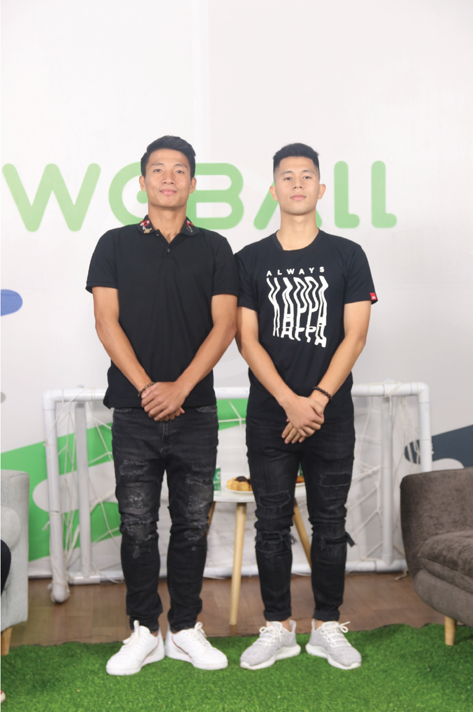 Cặp đôi “Tư Ỉn” Tiến Dũng - Đình Trọng ‘Tình bể bình” tại chung cư VTM - 5