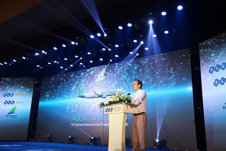 Bamboo Airways khẳng định chế độ vượt trội cho đại lý vé máy bay - 2 Ông Trịnh Văn Quyết-Chủ Tịch Tập đoàn FLC giao lưu đại lý tại sự kiện