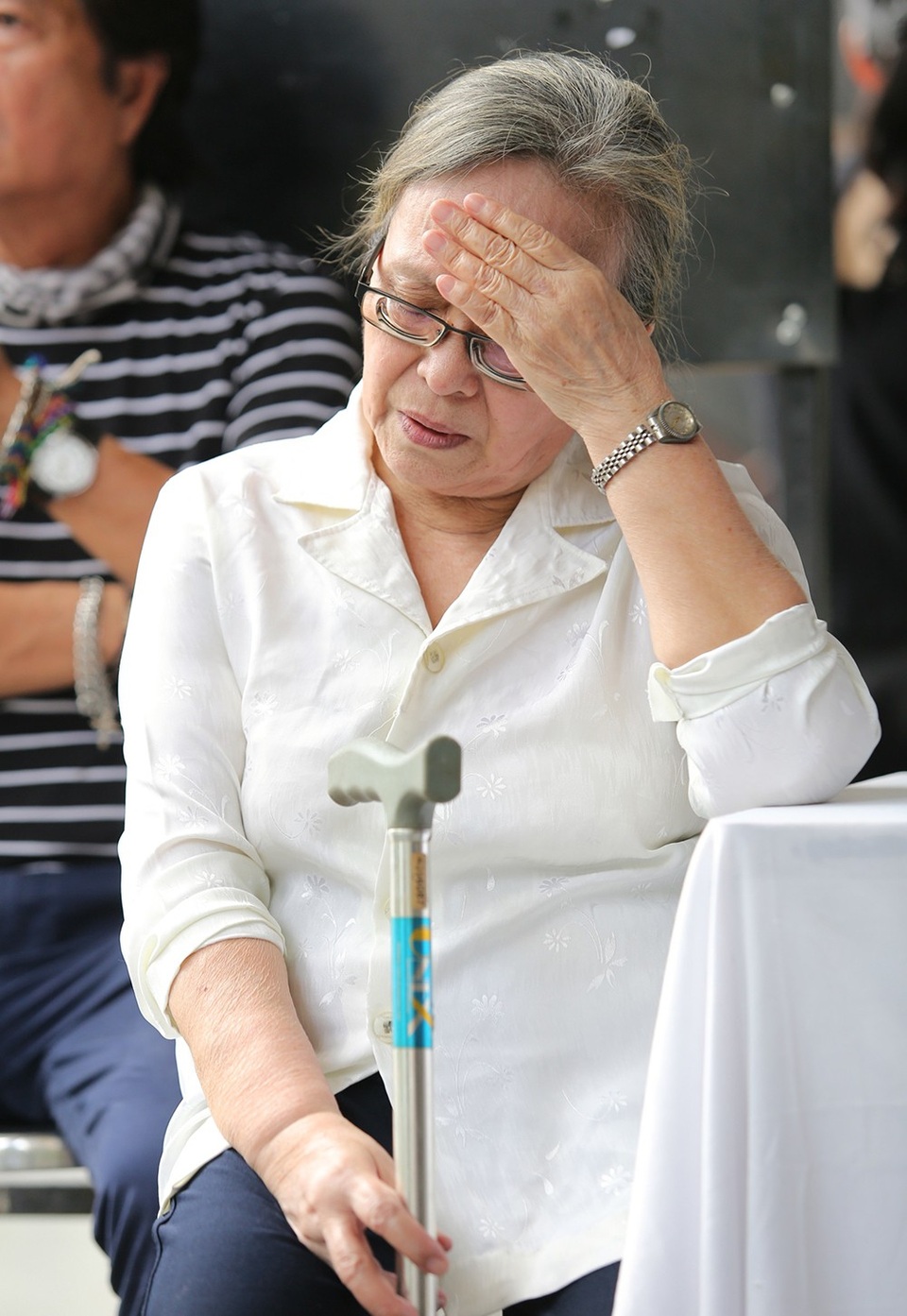 Nghệ sĩ Việt Anh, Thành Lộc... nghẹn ngào đến viếng NSƯT Thanh Hoàng - 12