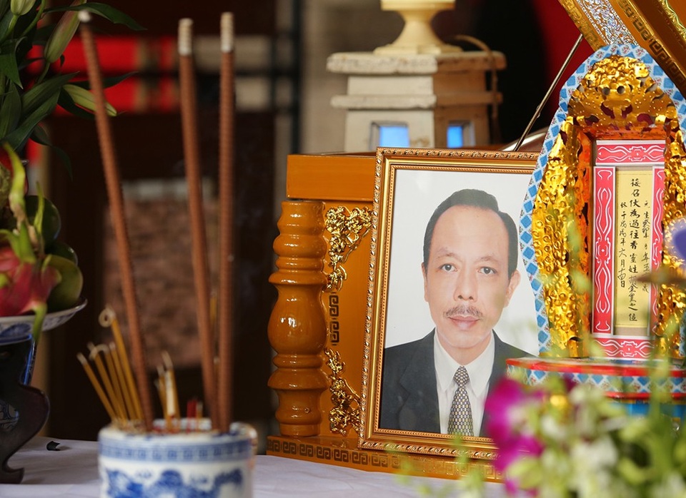 Nghệ sĩ Thanh Hoàng mắc bệnh ung thư trong vài năm qua, tuy đã được chạy chữa nhưng sức khỏe có phần sa sút. Tuy nhiên ông cũng không ngừng tham gia các hoạt động nghệ thuật phim ảnh nên sự ra đi ở tuổi 56 của ông khiến nhiều người cảm thấy bất ngờ và đau lòng thương tiếc.