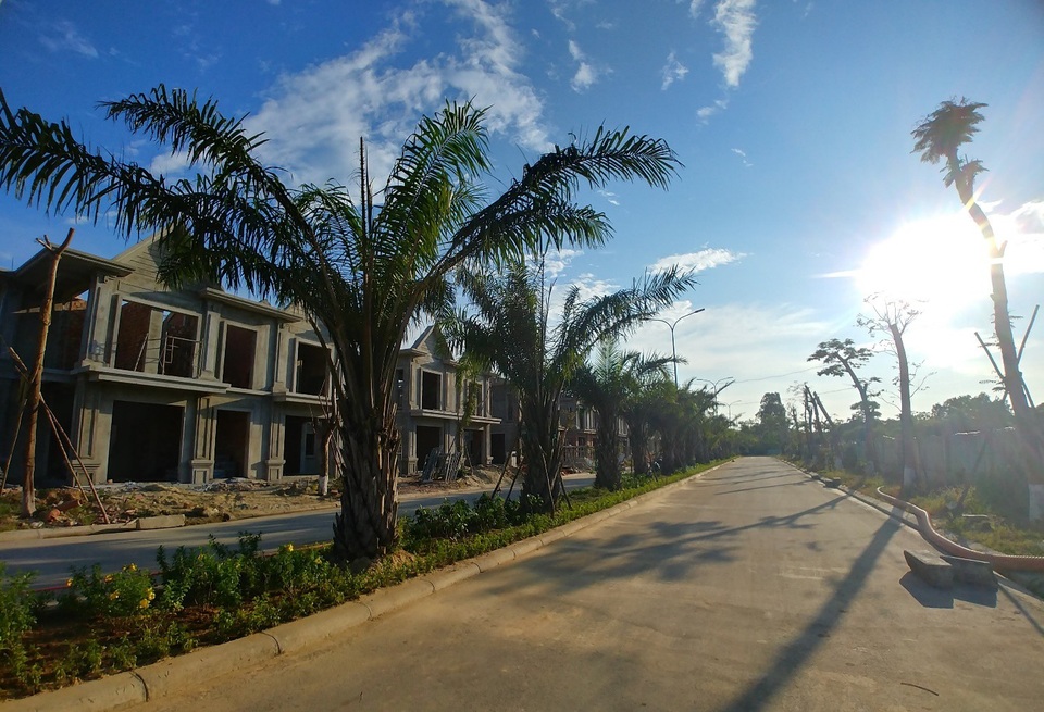 Thông đường 60m KĐT An Vân Dương, bất động sản tại đất vàng cố đô "tăng nhiệt" - 3 Apec Royal Park không chỉ sở hữu vị trí phong thủy thịnh vượng mà còn có lợi thế hạ tầng hoàn thiện, dễ dàng kết nối tới trung tâm thành phố, sân bay Phú Bài và các vùng lân cận.