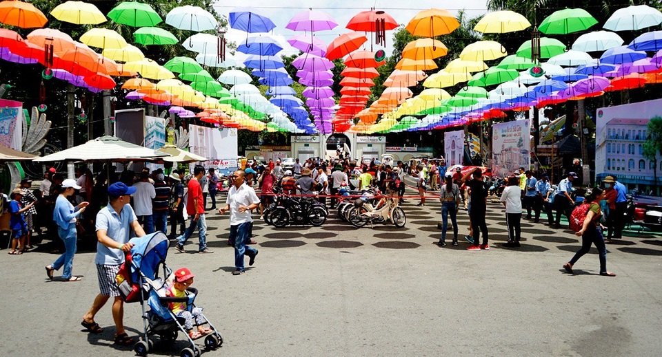 Dân chơi xe cổ tụ hội “khoe dáng”