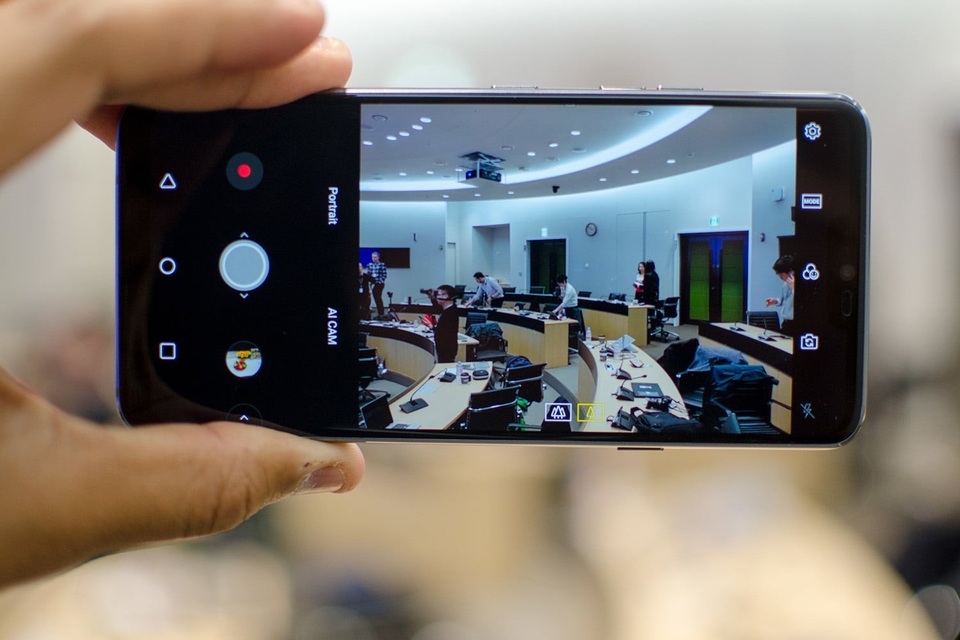 Smartphone Android quay video tốt nhất nửa đầu năm 2018 - 5 Smartphone Android quay video tốt nhất nửa đầu năm 2018 - 5