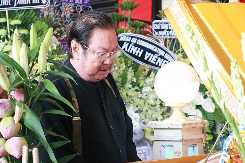 NSƯT Hữu Châu: “Khi biết bệnh tình, tôi thấy anh Thanh Hoàng làm việc nhiều hơn” - 11 NSƯT Hữu Châu: “Khi biết bệnh tình, tôi thấy anh Thanh Hoàng làm việc nhiều hơn” - 11