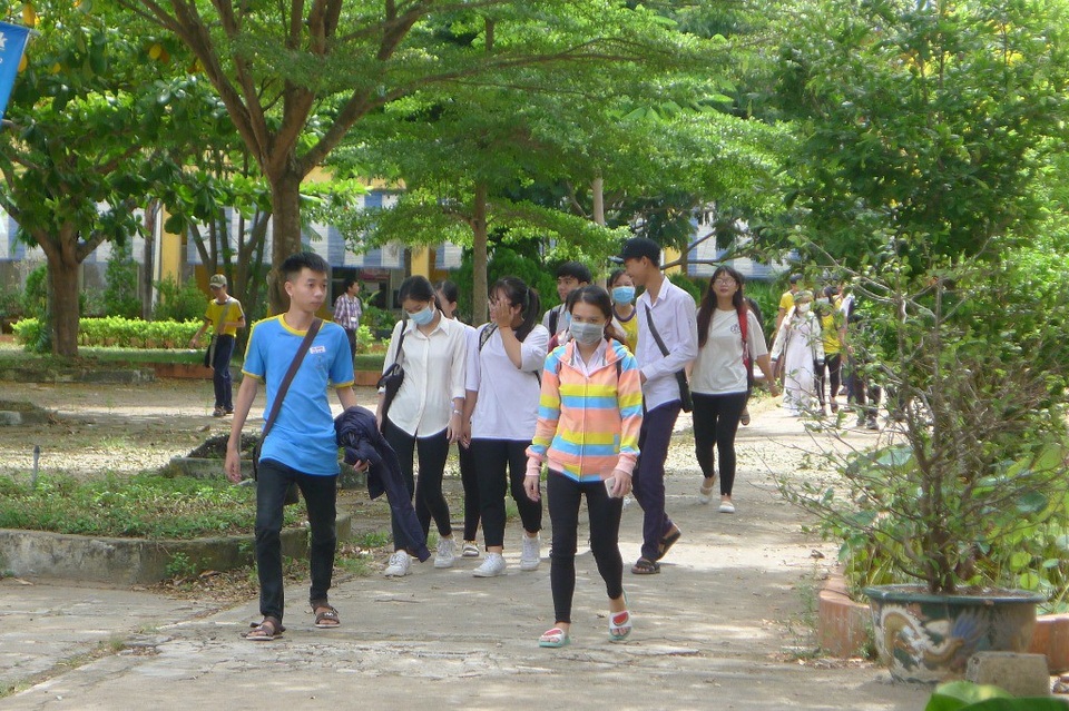 Đồng Tháp: Sau rà soát, kết quả thi THPT quốc gia 2018 không thay đổi - 1 Sau khi rà soát lại các khâu trong kỳ thi THPT quốc gia 2018, kết quả điểm thi ở Hội đồng thi Đồng Tháp không có gì thay đổi. Các khâu coi thi, chấm thi đều đúng qui định.