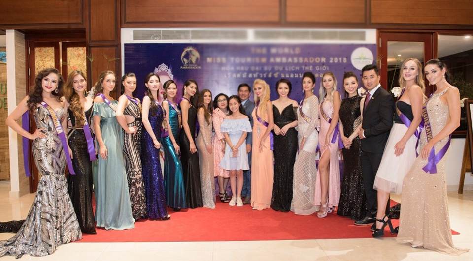 Phan Thị Mơ được bình chọn đẹp nhất đêm khai mạc Hoa hậu đại sứ du lịch - 1 Tuần qua, tại thành phố Hội An, tỉnh Quảng Nam đã diễn ra buổi tiệc khai mạc vòng chung kết cuộc thi Hoa hậu đại sứ du lịch thế giới 2018 với sự tham dự của 50 người đẹp đến từ 50 Quốc gia và vùng lãnh thổ trên toàn thế giới. Vòng chung kết cuộc thi diễn ra từ ngày 27/7/2018 đến hết ngày 8/8/2018 tại Việt Nam và Thái Lan.