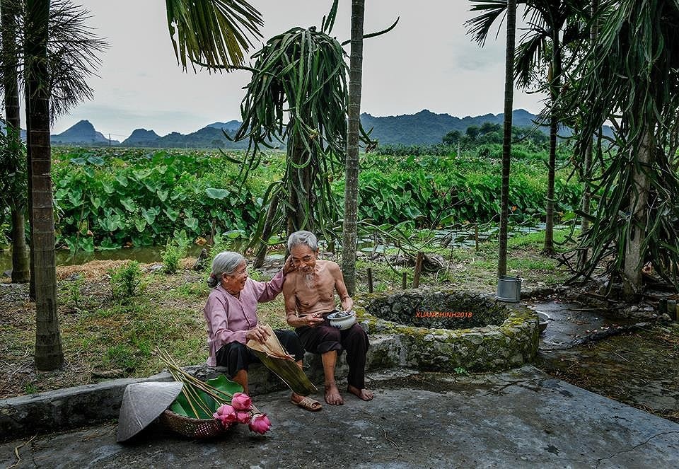 
Và cả cái tình hồn hậu của những người dân quê
