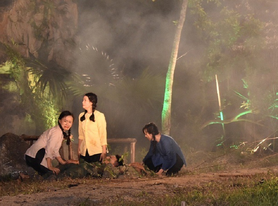 "A lô Lèn Hà": Câu chuyện xúc động về người lính thông tin - 9 "A lô Lèn Hà": Câu chuyện xúc động về người lính thông tin - 9