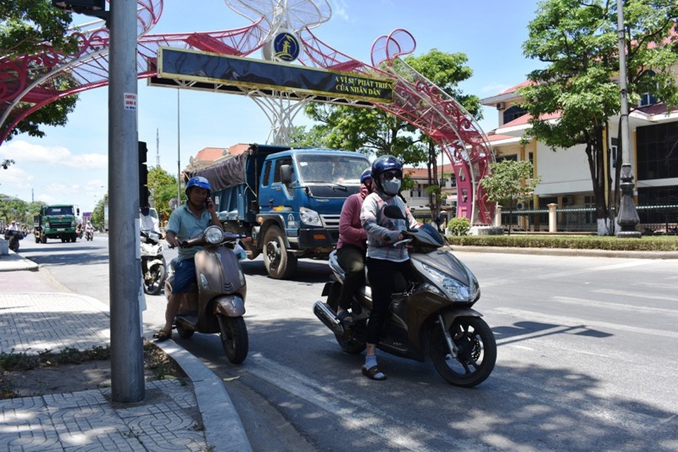 Quảng Bình: Người dân gồng mình chống chịu cái nắng như đổ lửa - 3 Quảng Bình: Người dân gồng mình chống chịu cái nắng như đổ lửa - 3