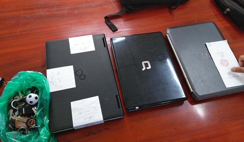 Tang vật các đối tượng tham gia cá độ bị tạm giữ