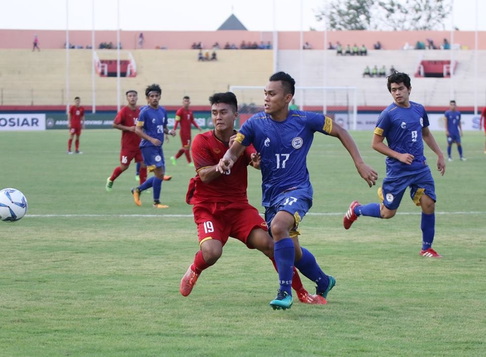 U19 Việt Nam thắng đậm U19 Philippines và vươn lên dẫn đầu bảng - 2
U19 Việt Nam áp đảo hoàn toàn về thế trận