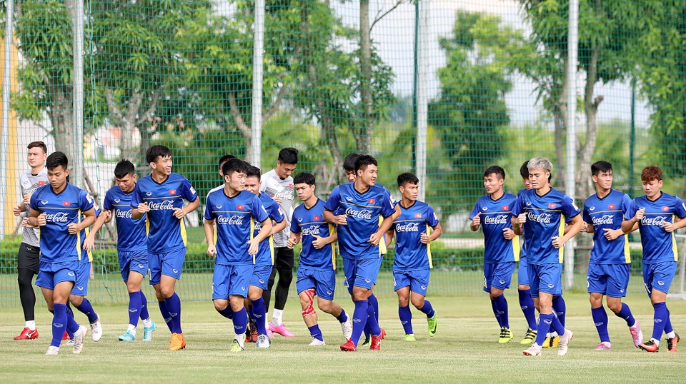 HLV Park Hang Seo: “Ai muốn đi Asiad, phải đáp ứng đủ ba tiêu chí” - 2
Olympic Việt Nam nỗ lực tập luyện chuẩn bị cho Asiad 2018 - Ảnh: Gia Hưng
