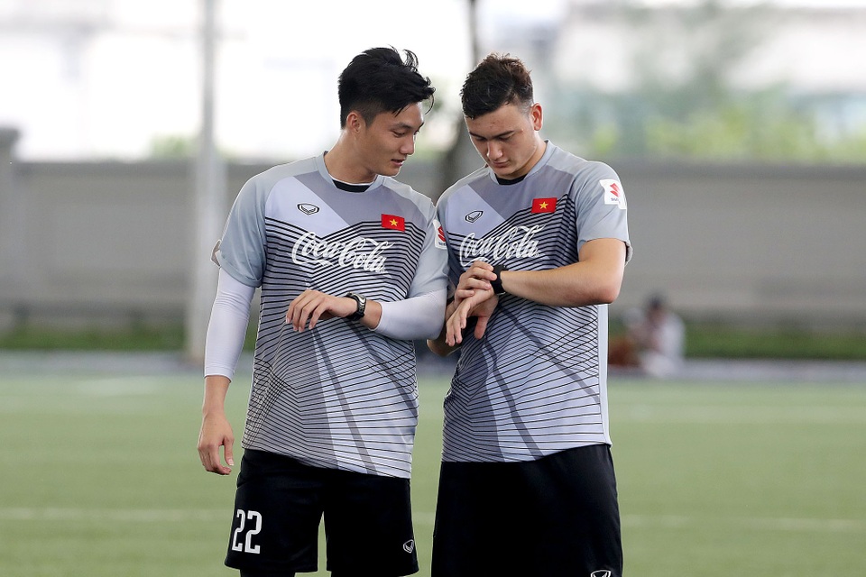 
Văn Lâm (phải) nhiều khả năng sẽ có suất bắt chính ở Asiad 2018 - Ảnh: Gia Hưng
