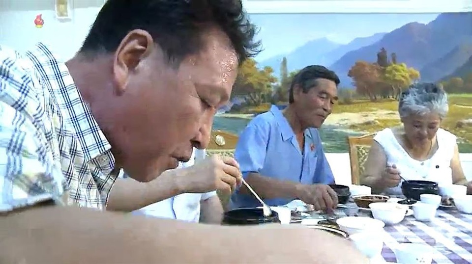 Người Triều Tiên vẫn giữ thói quen ăn thịt chó để giải nhiệt mùa hè