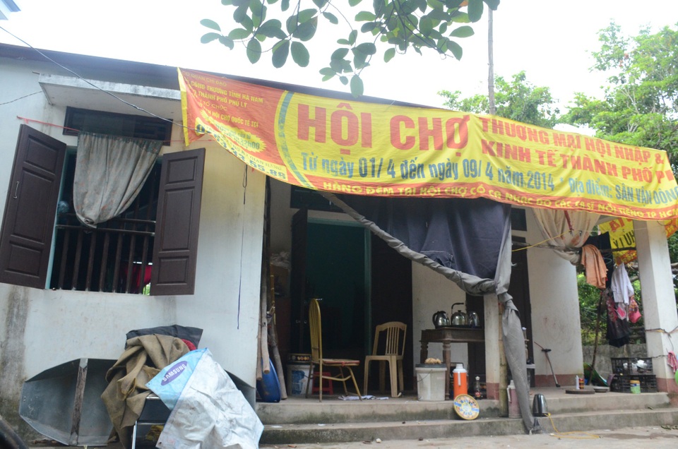 Đôi vợ chồng lệch nhau 43 tuổi nên duyên từ chuyện tình "bác cháu" ở Hà Nam giờ ra sao? - 1 Căn nhà cấp 4 của đôi vợ chồng lệch tuổi ở Hà Nam được bà con trong thôn giúp đỡ xây dựng